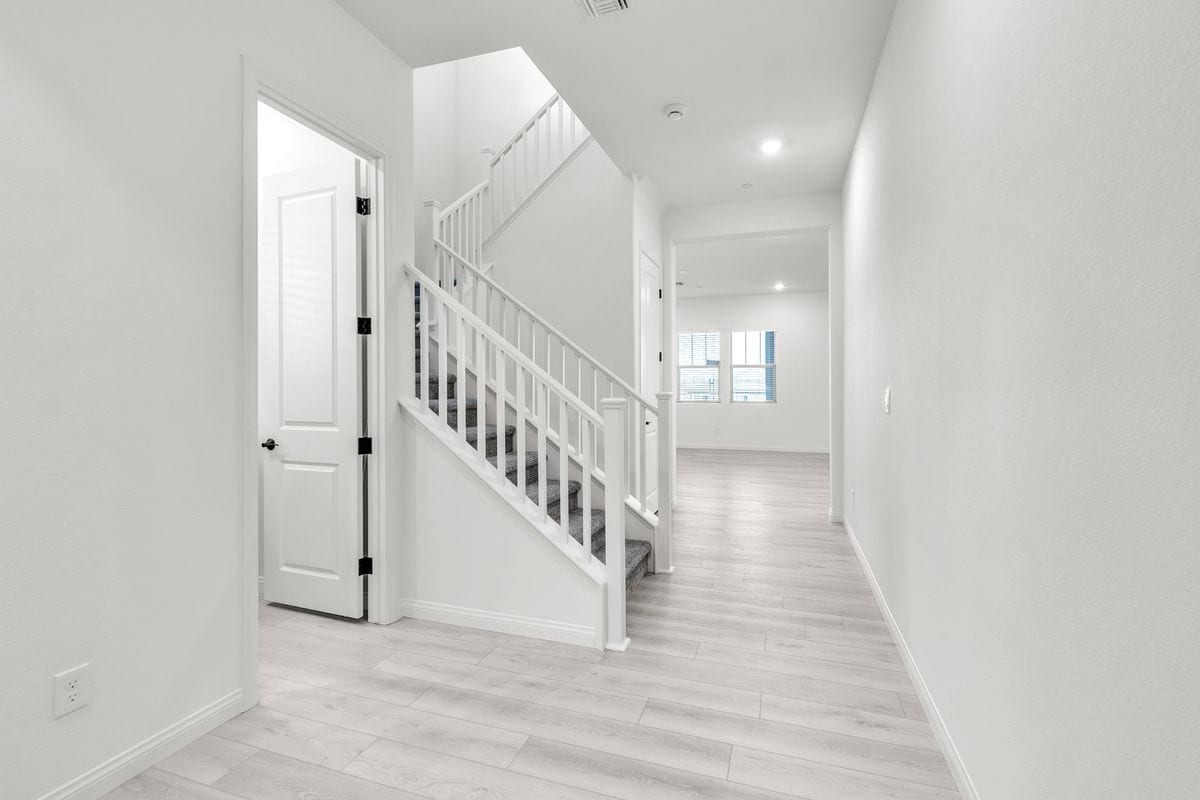 Building Photo - 584 La Vis Acrs Ln