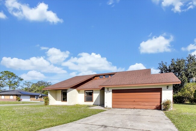 Building Photo - 905 Mendoza Ln