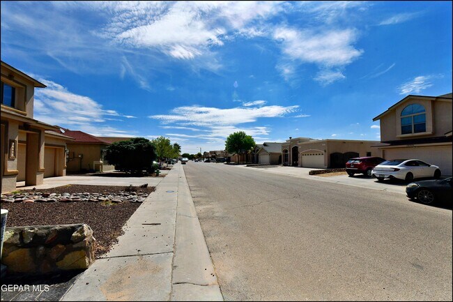 Building Photo - 12569 Wolf Berry Dr