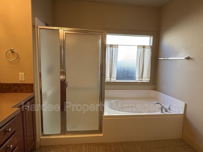 Building Photo - 6251 W Geneva St