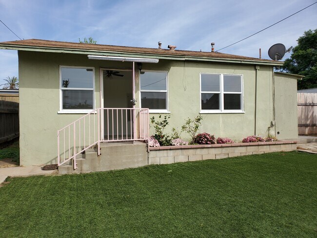 Building Photo - 2735 A Ave