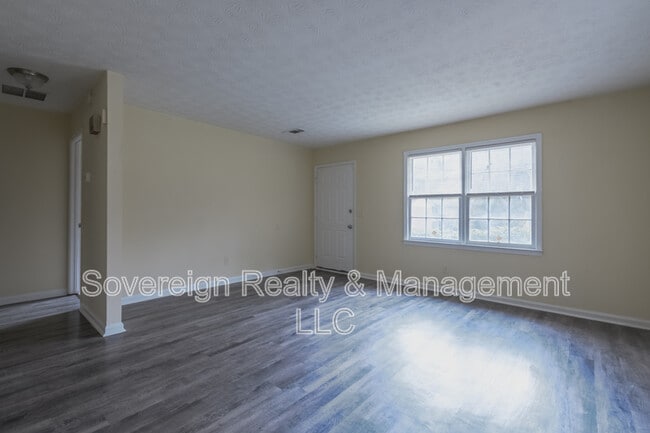 Building Photo - 355 Haymarket Ln