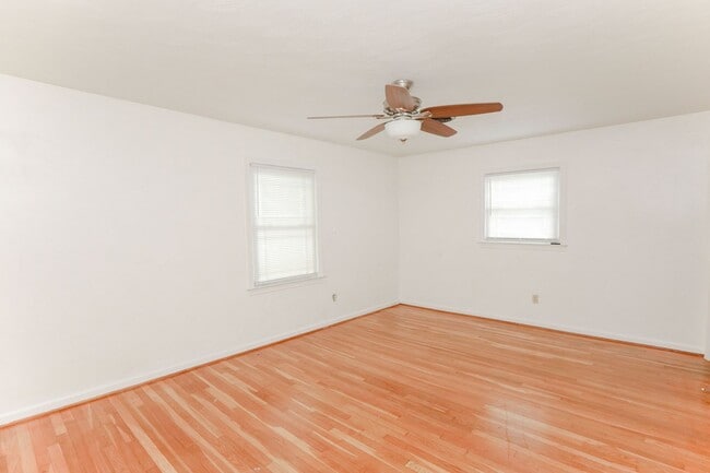 Building Photo - Elizabeth Lake Estates