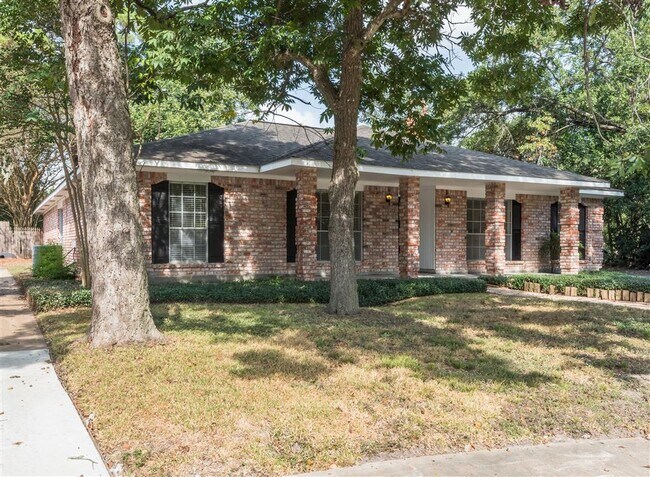 Building Photo - 7403 Tall Pines Dr