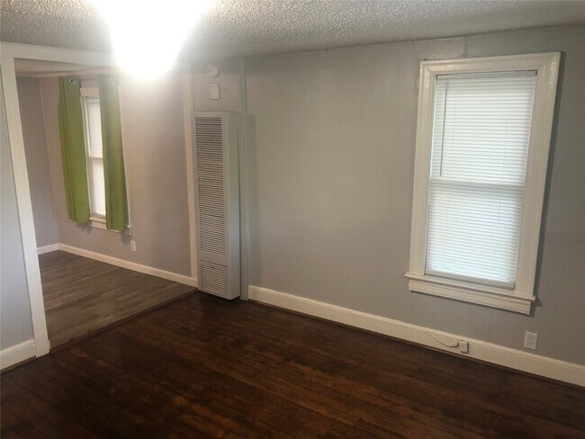 Building Photo - 905 Taulbee Ln