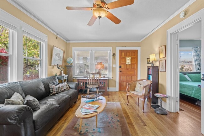 Building Photo - 840 N Farragut St