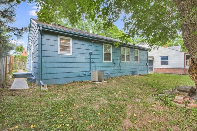 Building Photo - 5930 Harrison St