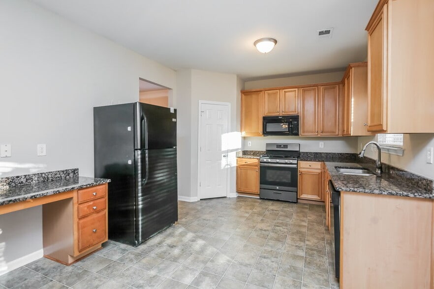 Building Photo - 4390 Ambassador Way