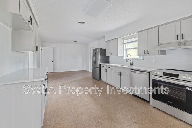 Building Photo - 1026 Bee Tree St