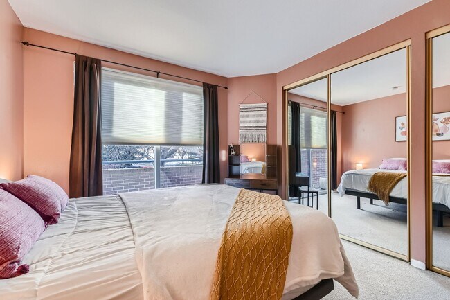 Building Photo - Urban Oasis: Cozy Furnished 1 BDR in Boulder