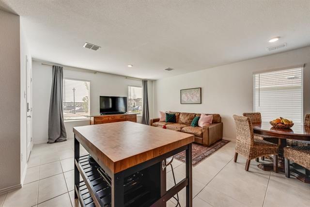 Building Photo - 6615 Coulter Dr