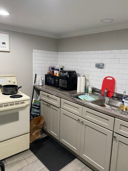 Kitchen - 12 Creswell Rd