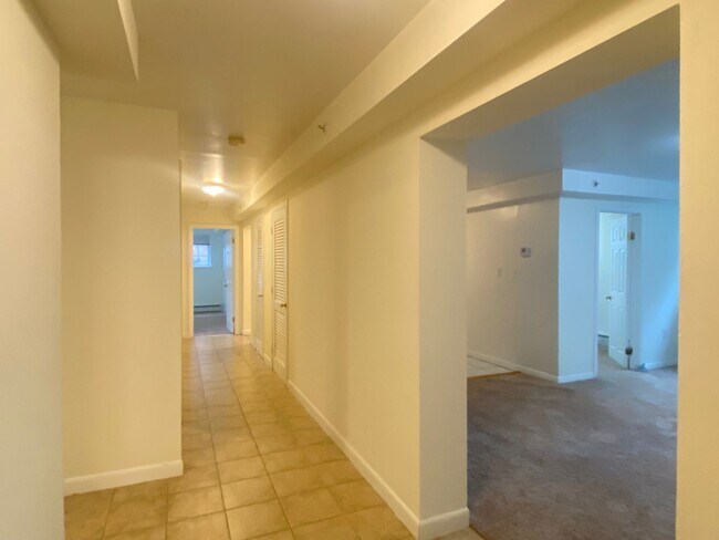 Building Photo - Nice 3 bed in Packards corner