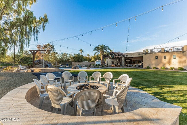 Building Photo - 5821 E Cactus Rd