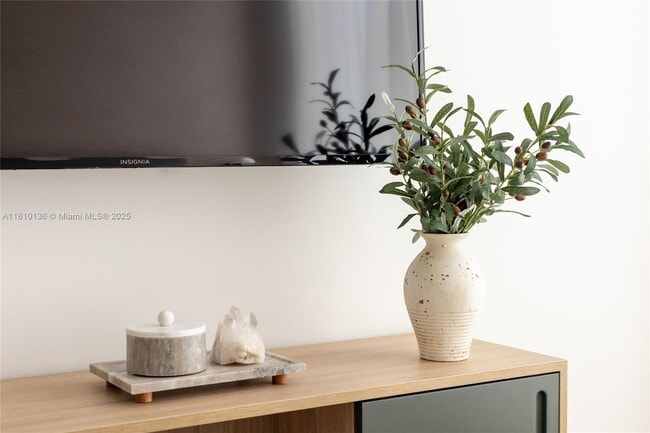 Building Photo - 159 NE 6th St