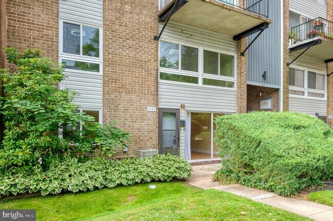 Building Photo - 483 Moores Mill Rd