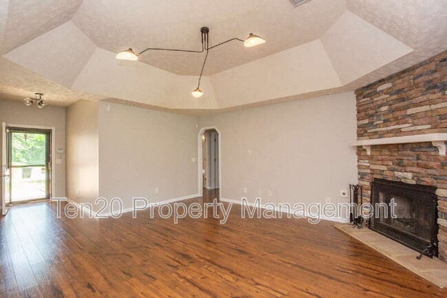 Building Photo - 1018 Sugar Mill Dr
