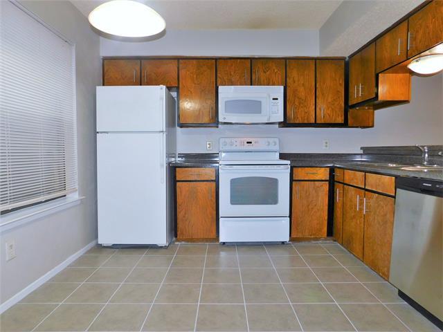 Building Photo - 1131 Dallas Dr