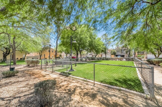 Building Photo - Modern Comfort in the Heart of Coronado Ranch!