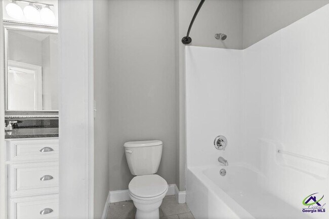 Building Photo - 300 Cheshire Dr