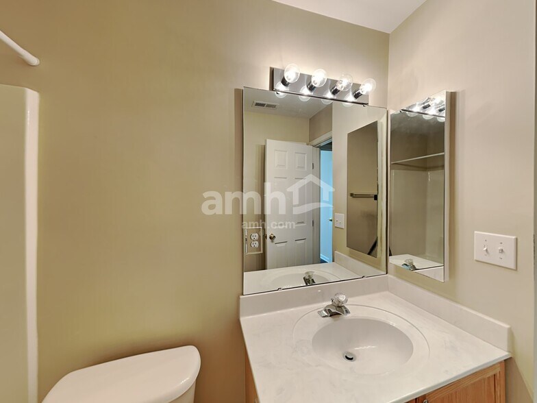 Building Photo - 13429 Honeytree Ln