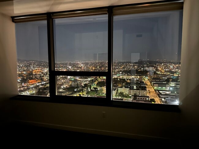 Building Photo - 1100 Wilshire Blvd
