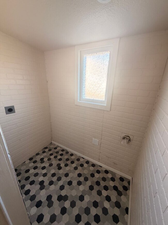 Building Photo - 223 N Alabama St