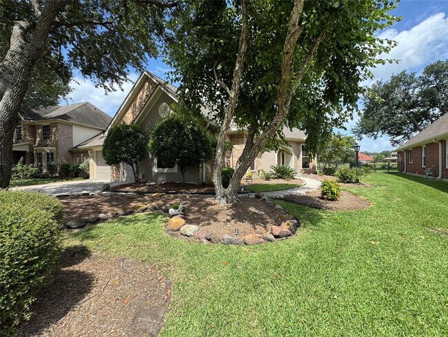 Building Photo - 5822 Pinellas Park Ct