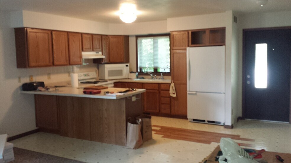 Building Photo - 731 Crawford Dr