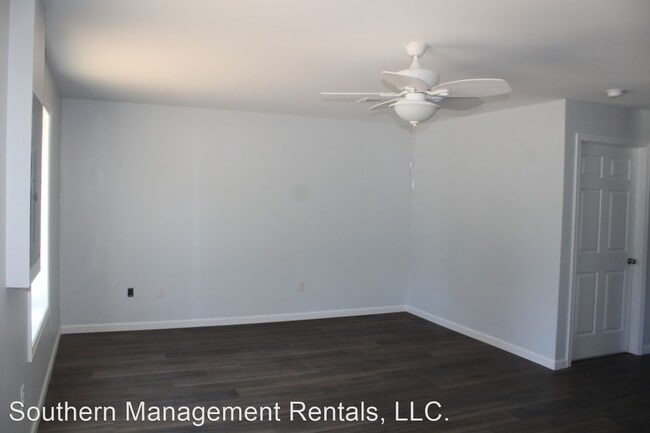 Building Photo - 2 br, 1 bath House - 490 A Windsor Rd