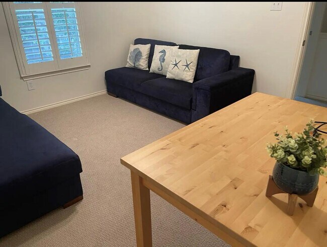 Second Bedroom - 806 W Heights Hollow Ln