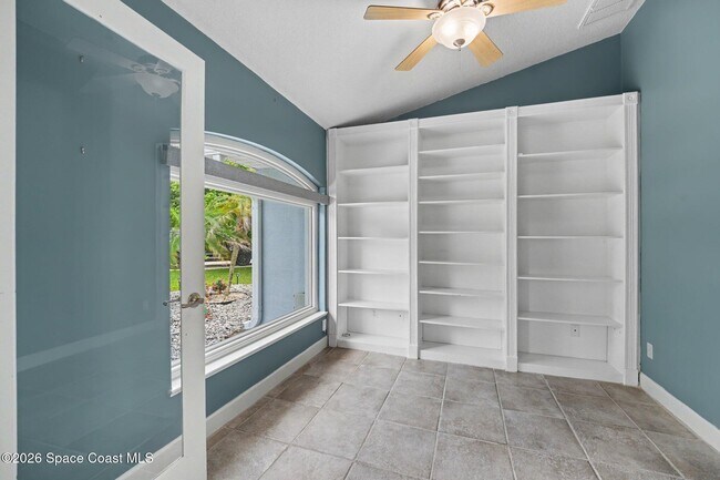 Building Photo - 2553 Christopher Dr