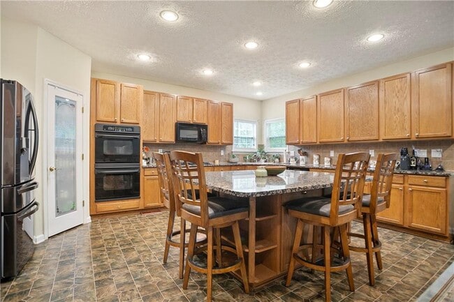 Building Photo - 130 S Links Dr