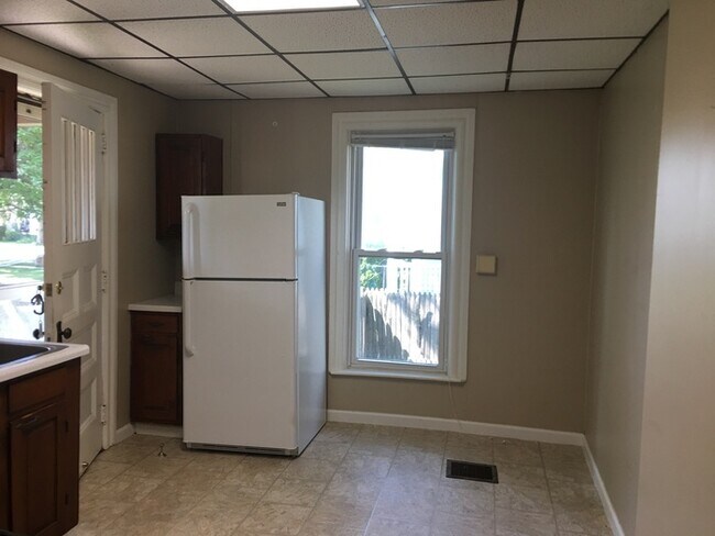 Building Photo - Gorgeous 5 bedroom 2 bath located on friendly neighborhood for rent!!!