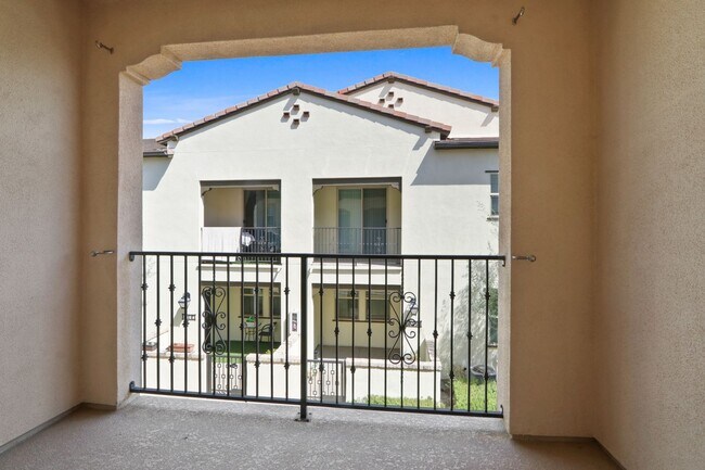 Building Photo - 604 El Paseo