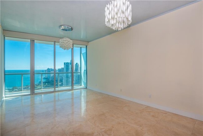 Building Photo - 888 Biscayne Blvd