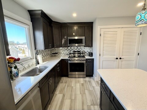 Building Photo - 33 Willow Wood Ct