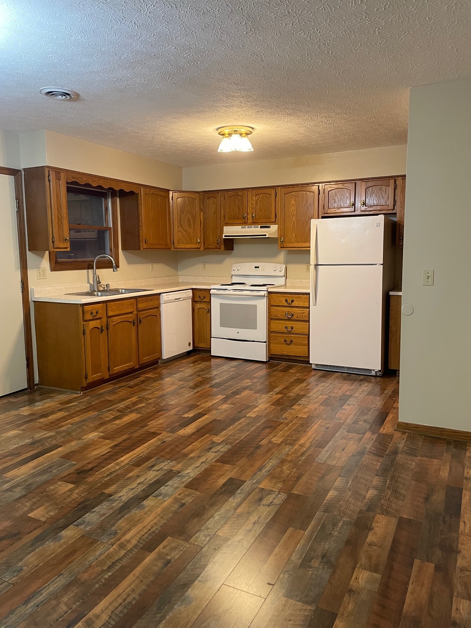 Kitchen/Dining Room - 5459 Hebbardsville Rd