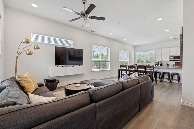Building Photo - 2830 Addison Park Ln
