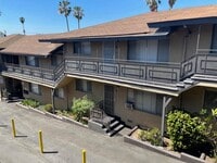 Building Photo - 853-857 Glenway Dr