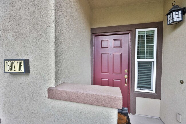 Building Photo - 16913 Laurel Hill Ln