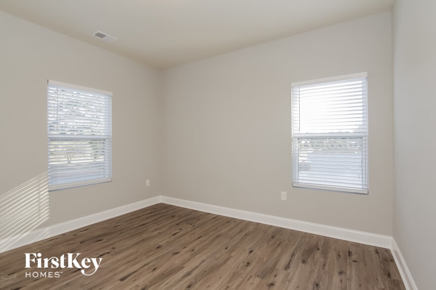 Building Photo - 5109 Tuckaseegee Rd