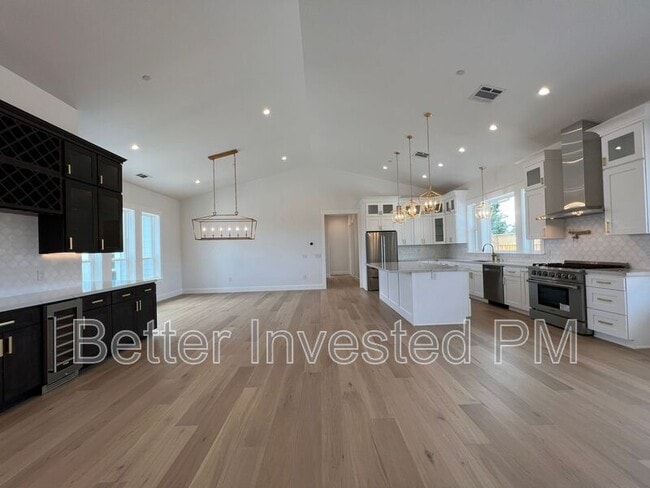 Building Photo - 4579 Lambert Dr