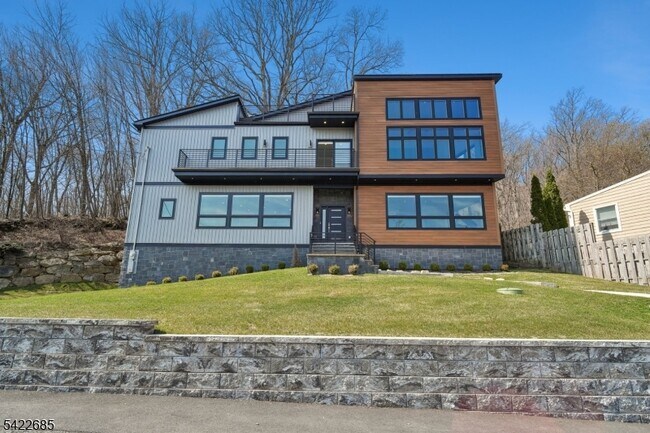 Building Photo - 301 Kingsland Rd