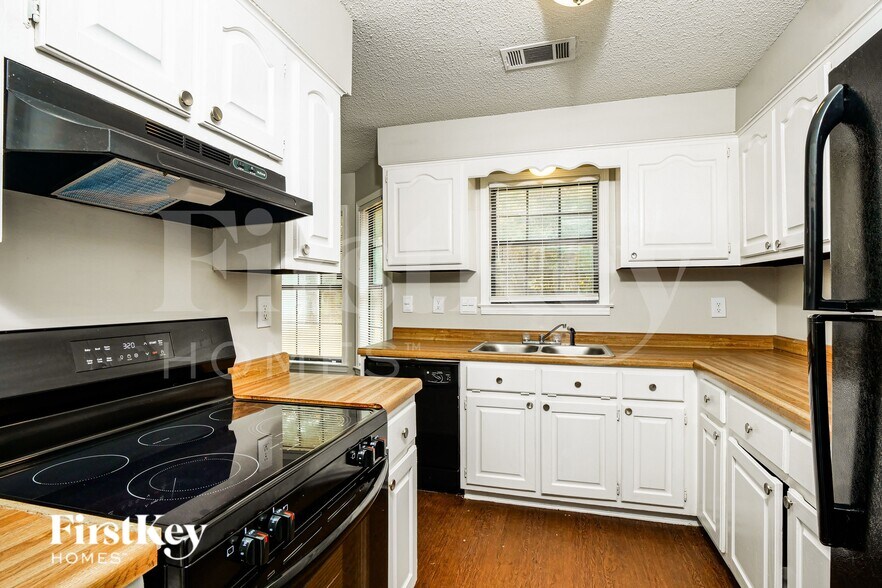 Building Photo - 3758 Rippling Creek Ln