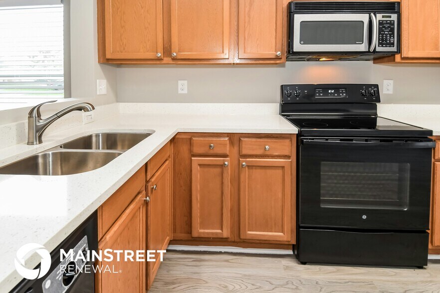 Building Photo - 12600 Wooded Bluff Ct