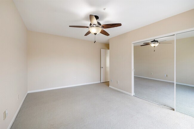 Building Photo - 5850 Valley Forge Dr