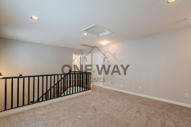 Building Photo - 1057 S Deerfield Ln