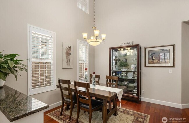 Building Photo - Beautiful Maple Ridge Highlands Home in Ma...