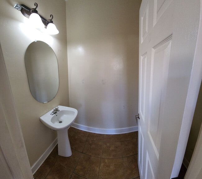 Building Photo - Super close to Poly- Approx. 1000 feet from Cal Poly Grand Avenue entrance-VERY CLOSE!!!